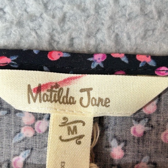 Matilda Jane Top Womens Medium White Eyelet Dotted Snow Globe Tunic Top NEW - Picture 3 of 8